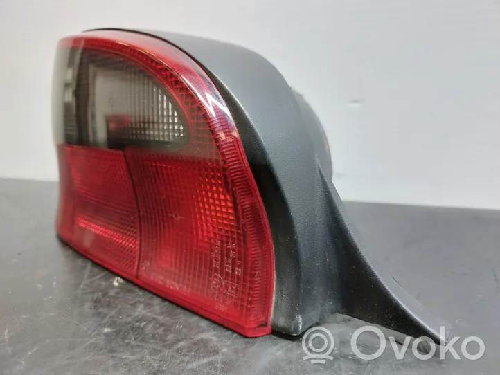 Citroen Saxo Lampy tylnej klapy bagażnika 