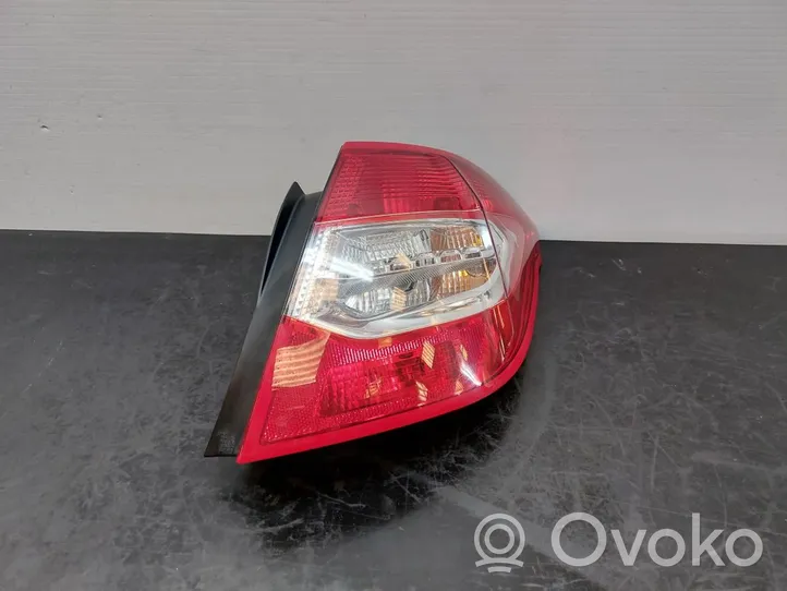 Citroen C4 II Lampy tylnej klapy bagażnika 