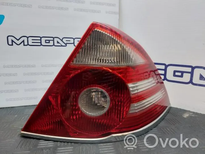 Ford Mondeo Mk III Tailgate rear/tail lights 