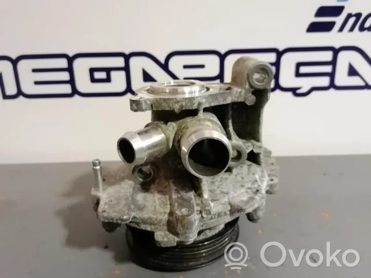 Mercedes-Benz A W176 Pompe à eau de liquide de refroidissement 