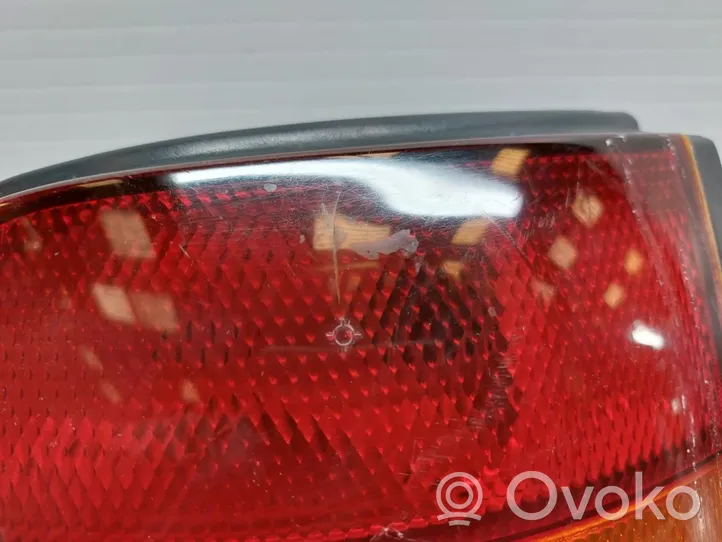 Nissan Micra Lampy tylnej klapy bagażnika 