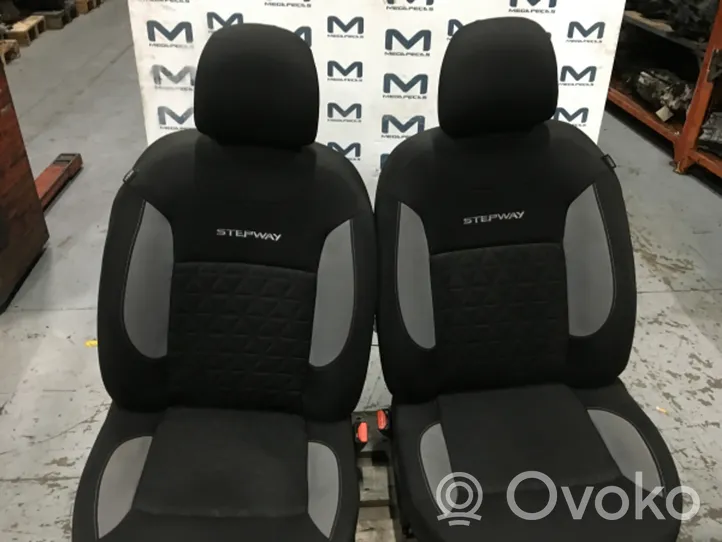 Dacia Sandero Sitze und Türverkleidungen komplett 