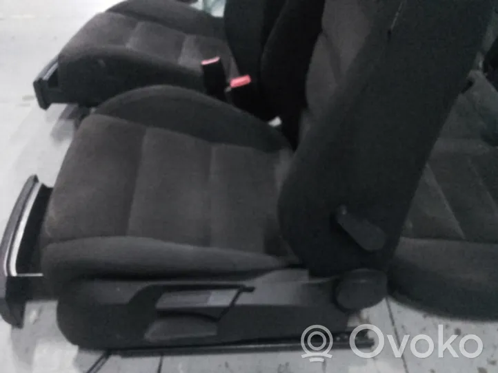 Volkswagen Golf VI Sēdekļu un durvju dekoratīvās apdares komplekts 
