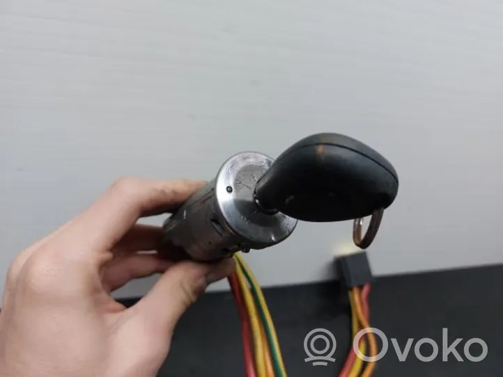 Renault Megane I Bouton poussoir de démarrage du moteur 