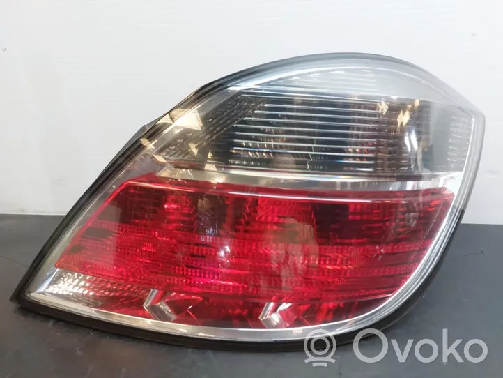 Opel Astra H Tailgate rear/tail lights 