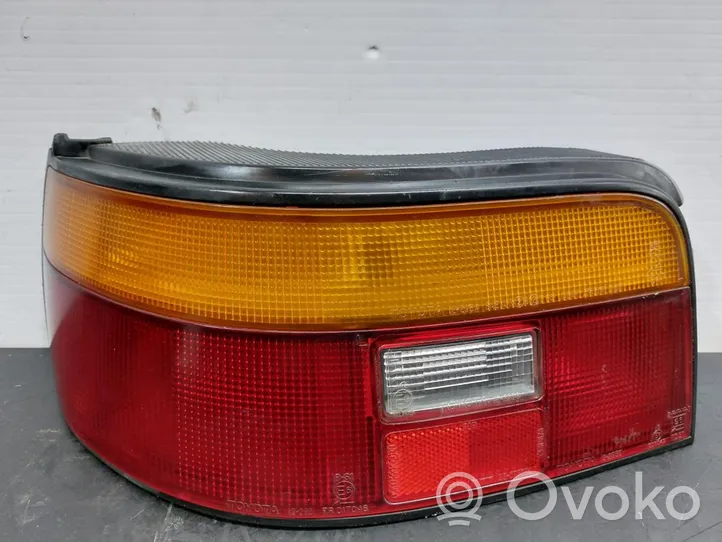 Toyota Corolla E90 Lampy tylnej klapy bagażnika 