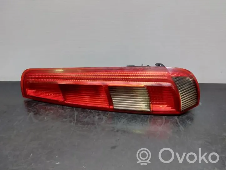 Ford Fiesta Lampy tylnej klapy bagażnika 