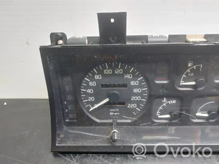 Renault 19 Compteur de vitesse tableau de bord 