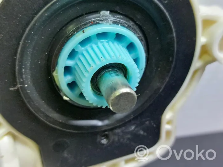 Audi A1 Moteur de lève-vitre de porte avant 