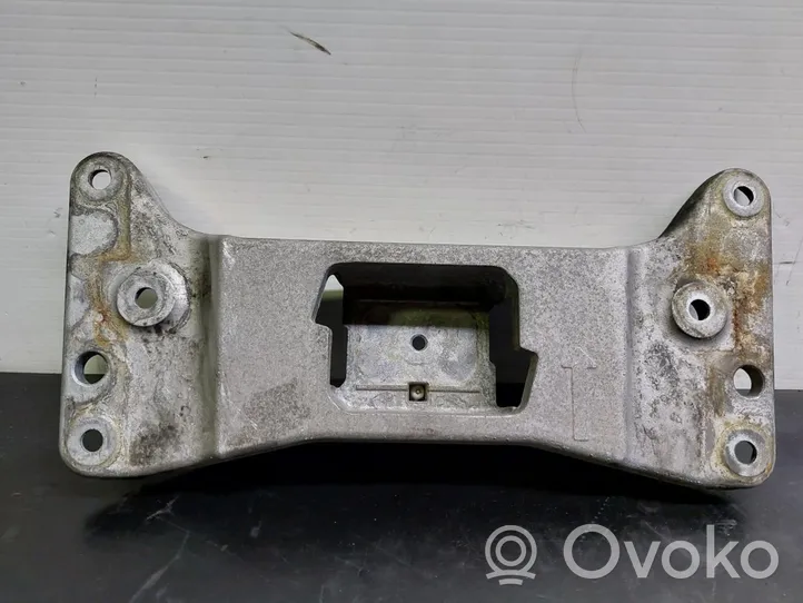 BMW 6 F12 F13 Dzinēja spilvens 