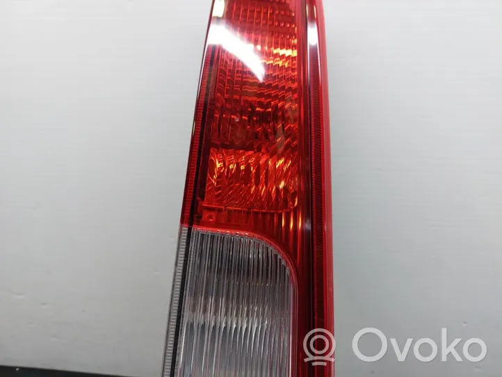 Ford Focus C-MAX Lampy tylnej klapy bagażnika 