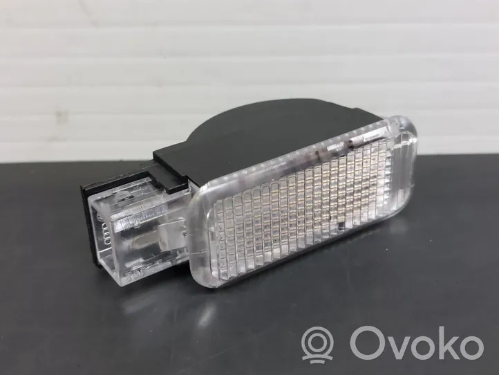 Audi A4 S4 B8 8K Lampa 