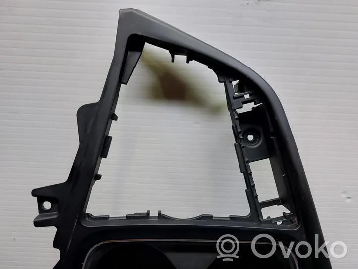 BMW 4 F36 Gran coupe Panelės stalčiuko/lentinėlės paklotėlis 