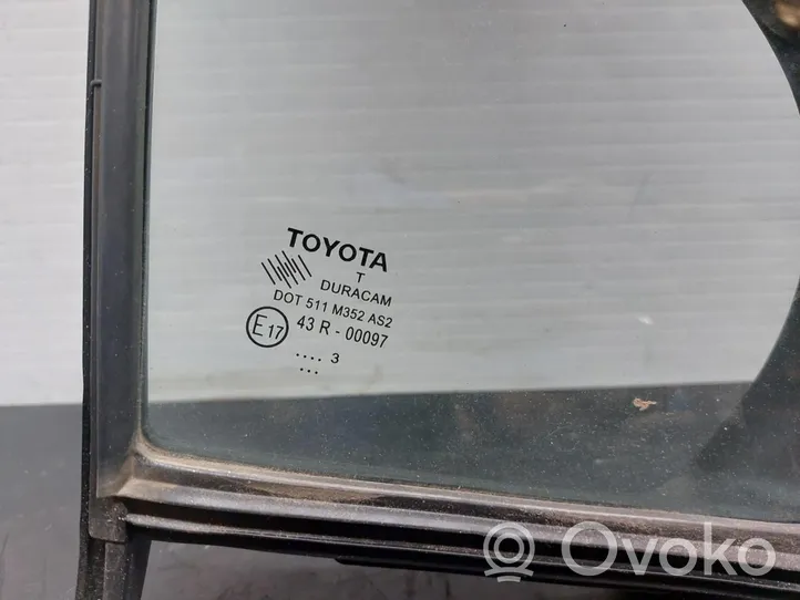 Toyota Yaris Front door window glass four-door 