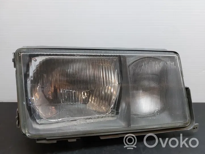 Mercedes-Benz 190 W201 Lampa przednia 