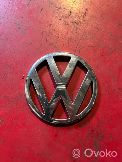 Volkswagen Golf IV Manufacturer badge logo/emblem 1j0853602