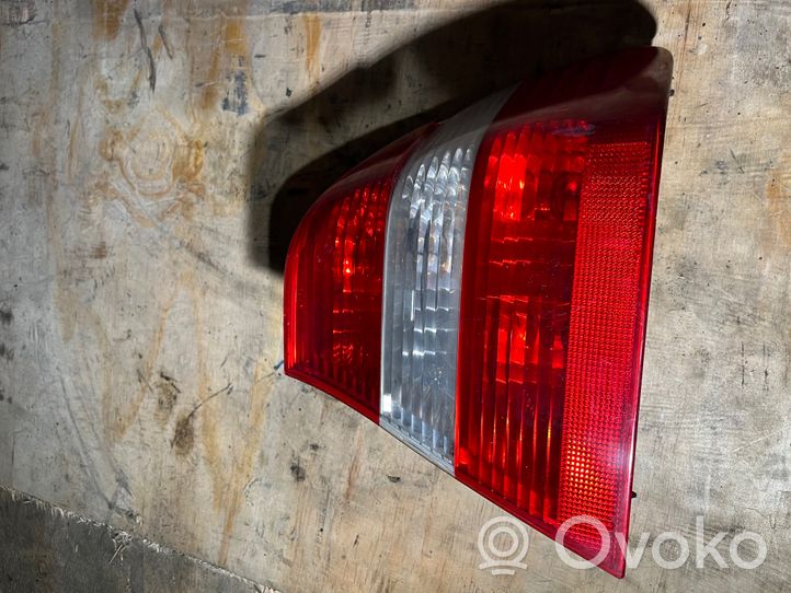BMW 3 E46 Задний фонарь в кузове 6910532