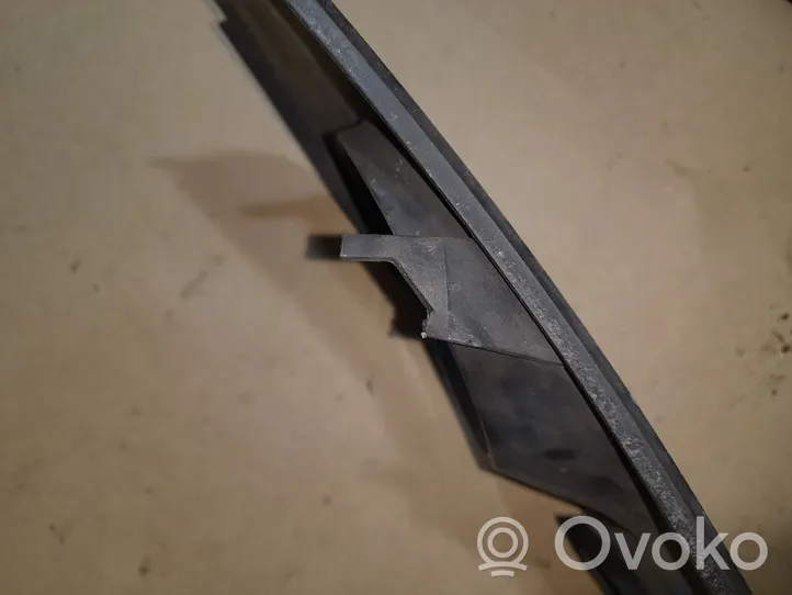 Volvo V70 Pretmiglas luktura dekoratīvais režģis 30678640