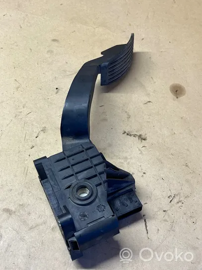 Opel Corsa D Accelerator throttle pedal 55702020