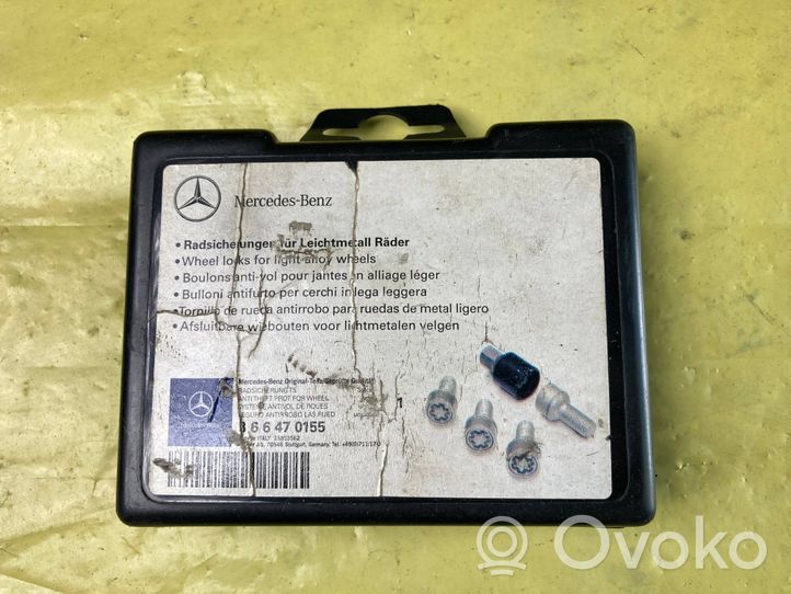 Mercedes-Benz B W245 Dadi antifurto e blocco ruota B66470155