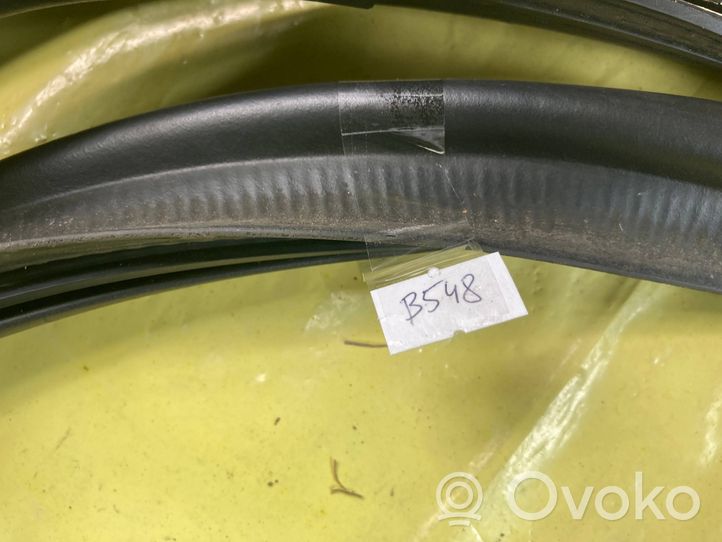 Mercedes-Benz B W245 Seal rubber (tailgate) A1697400378