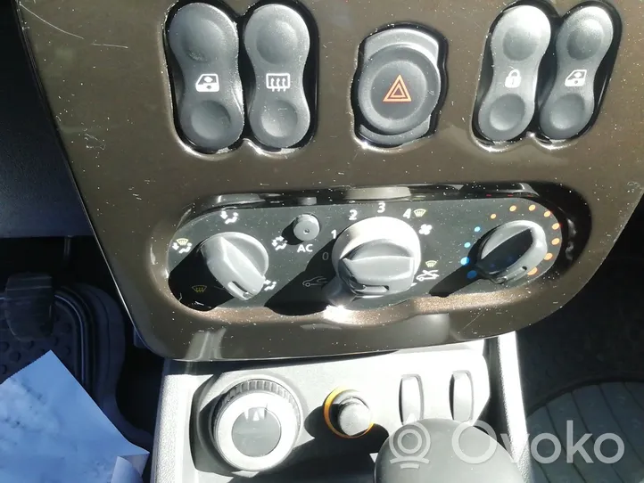 Dacia Duster Module unité de contrôle climatisation N106278B