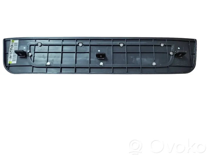 Hyundai Santa Fe Rear sill trim cover 858752B000