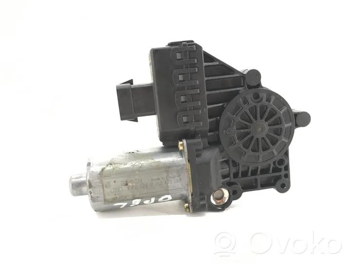 Opel Astra G Motorino alzacristalli della portiera anteriore 90521881