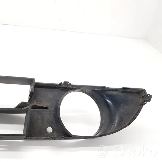 BMW 5 E60 E61 Supporto del fendinebbia 704924304