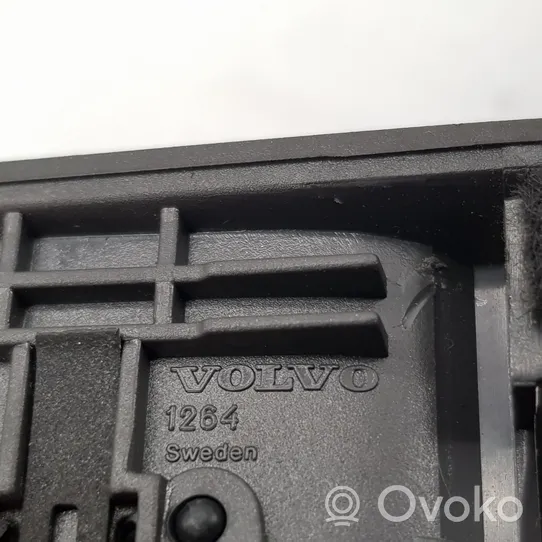 Volvo S40, V40 Loga gaisa režģis 9177530