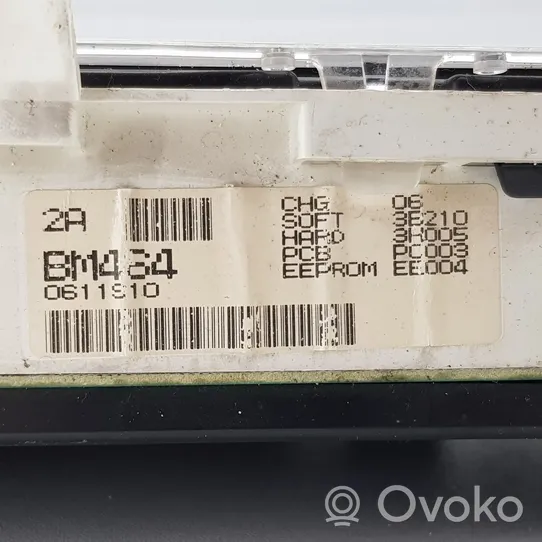 Nissan Almera N16 Спидометр (приборный щиток) 0611810