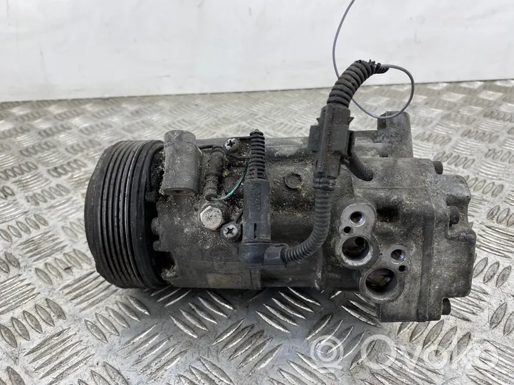 BMW 3 E46 Ilmastointilaitteen kompressorin pumppu (A/C) 