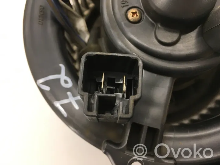 Toyota Avensis Verso Ventola riscaldamento/ventilatore abitacolo 1940007340