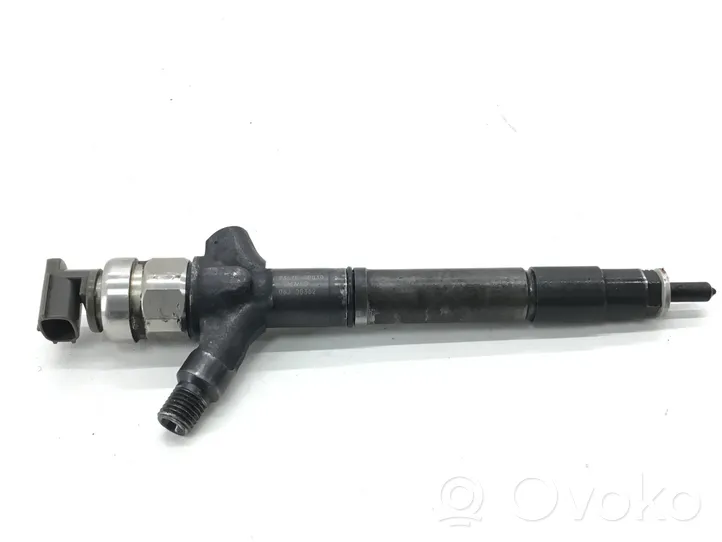 Toyota Auris 150 Fuel injector 236700R030