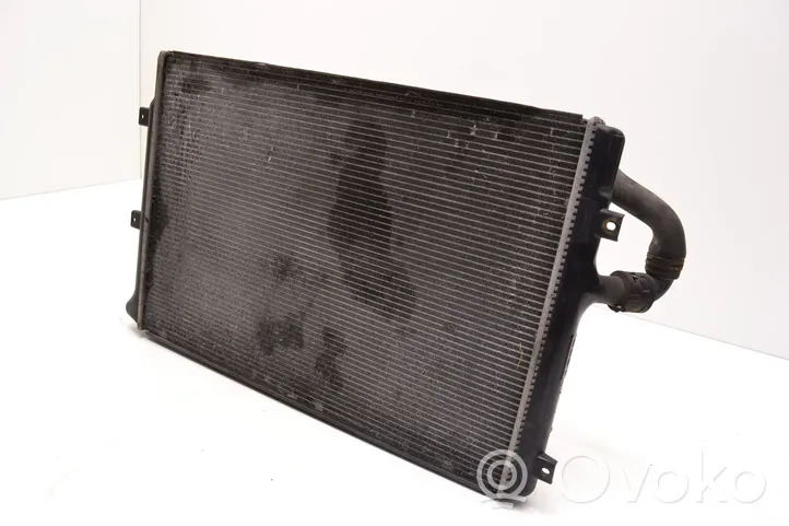 Volkswagen Golf V Radiateur de refroidissement 1K0121251AB