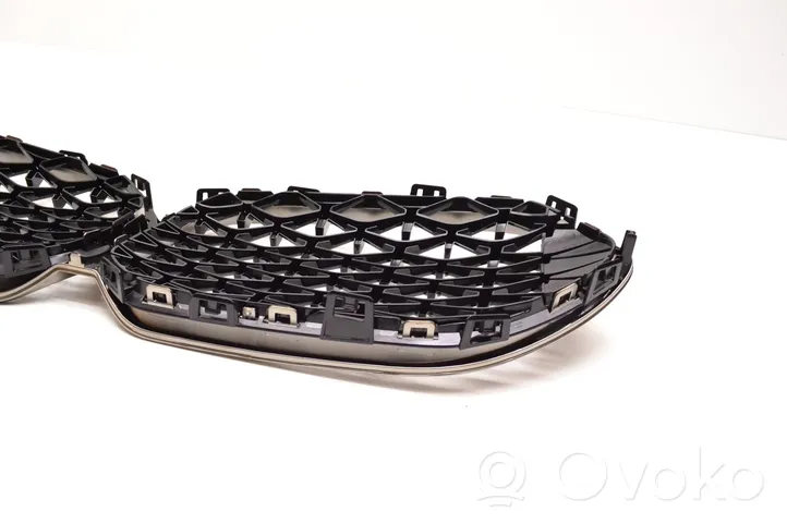 BMW 5 F10 F11 Maskownica / Grill / Atrapa górna chłodnicy 7077402