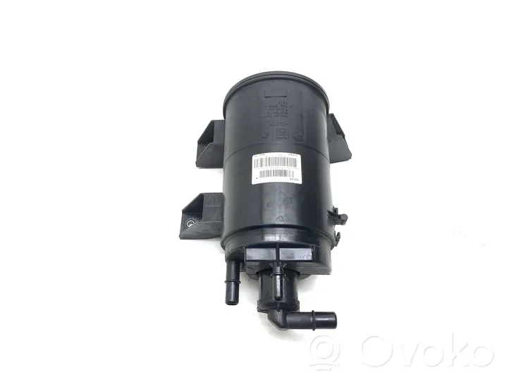 BMW 5 G30 G31 Serbatoio a carbone attivo per il recupero vapori carburante AF737125109