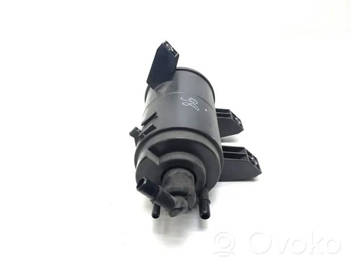 BMW 5 G30 G31 Serbatoio a carbone attivo per il recupero vapori carburante AF737125109