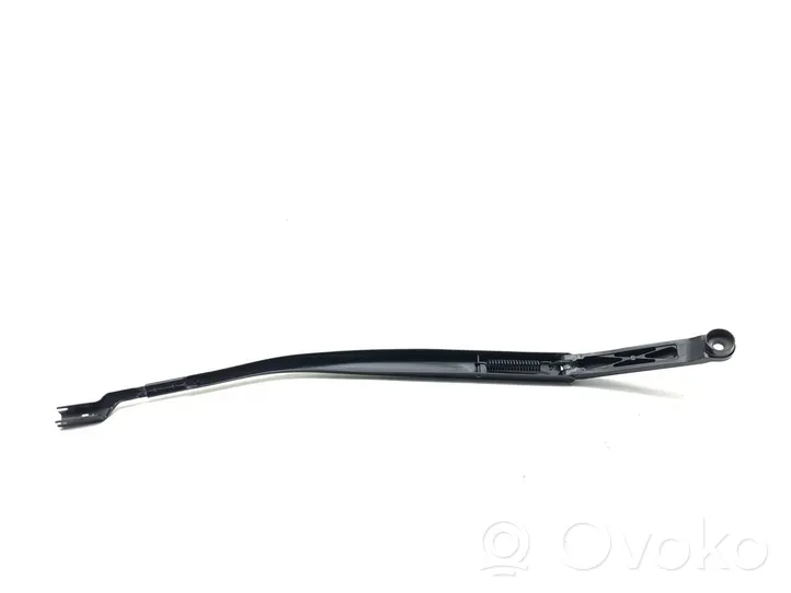 Toyota Prius (XW50) Front wiper blade arm 