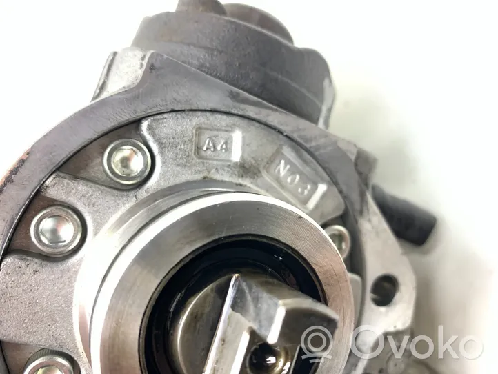 Toyota Avensis T250 Mechanical fuel pump 221000R020