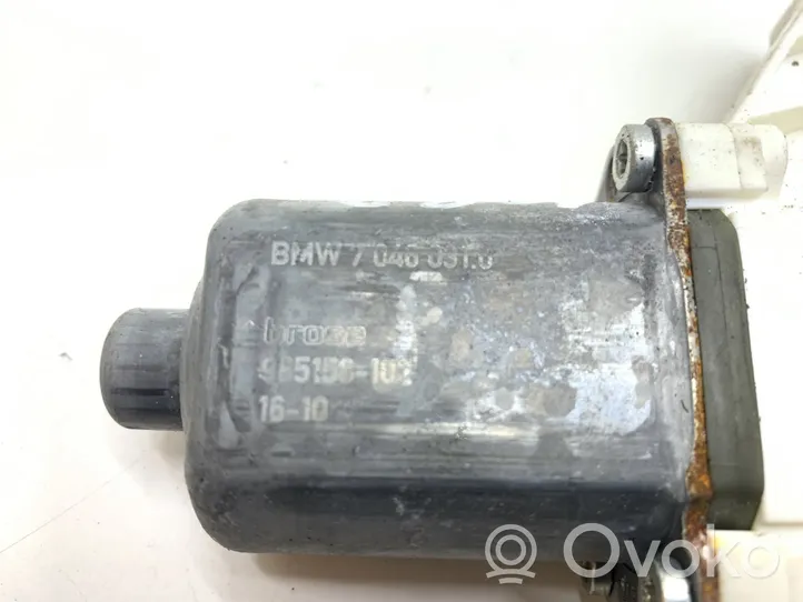 BMW 4 F32 F33 Moteur de lève-vitre de porte avant 985158