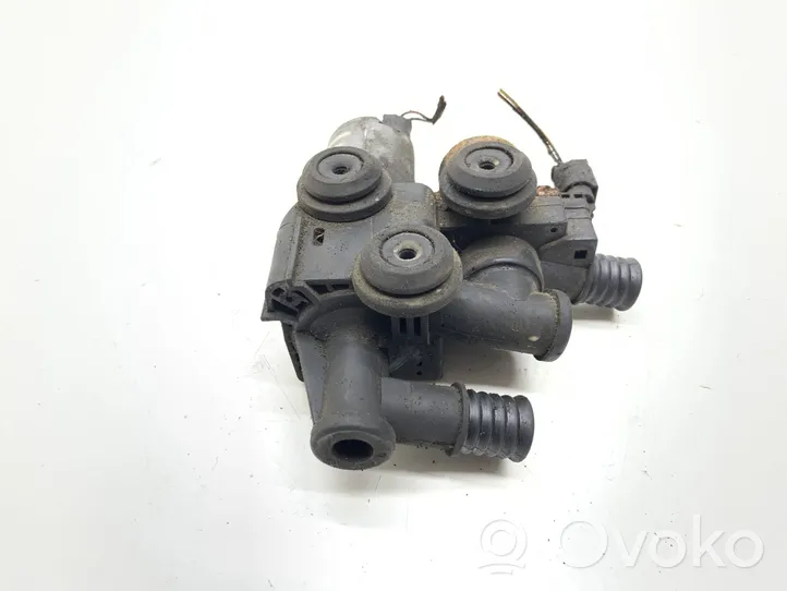 BMW 3 E46 Pompe de circulation d'eau 64118369807