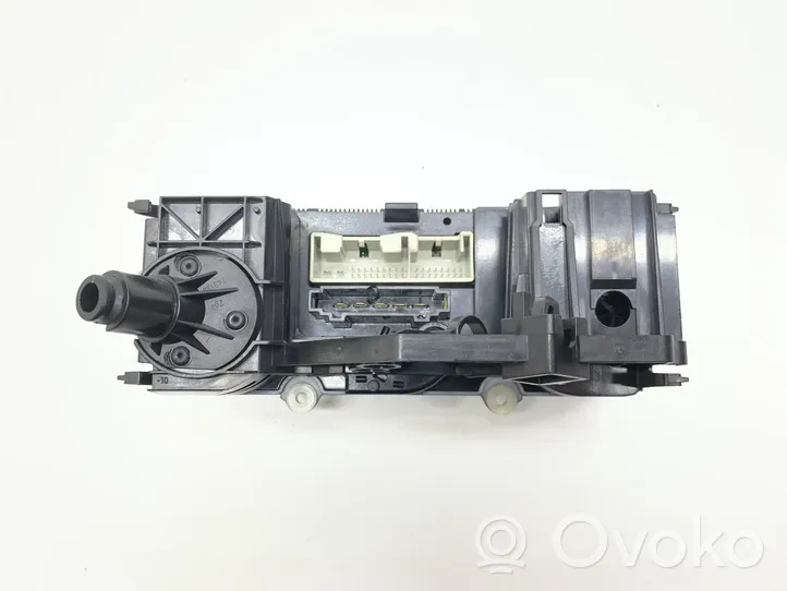 Volkswagen Golf V Interrupteur ventilateur 743138