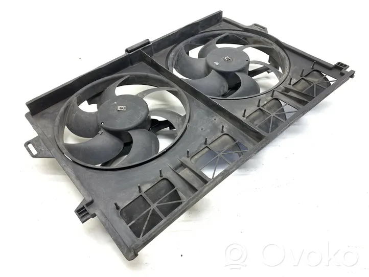 Jaguar XK8 - XKR Radiator cooling fan shroud 8240168