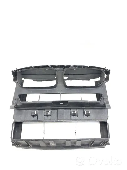 BMW X3 F25 Radiatoru panelis (televizors) 7210476