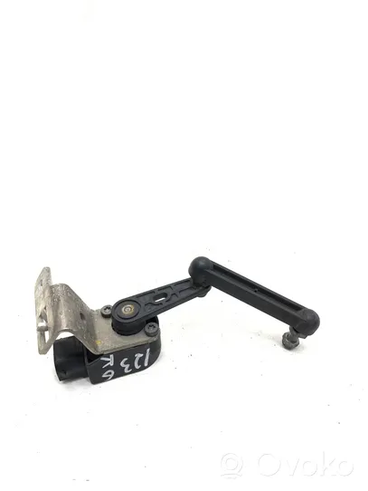 BMW 7 F01 F02 F03 F04 Capteur de hauteur de suspension arrière 6861351