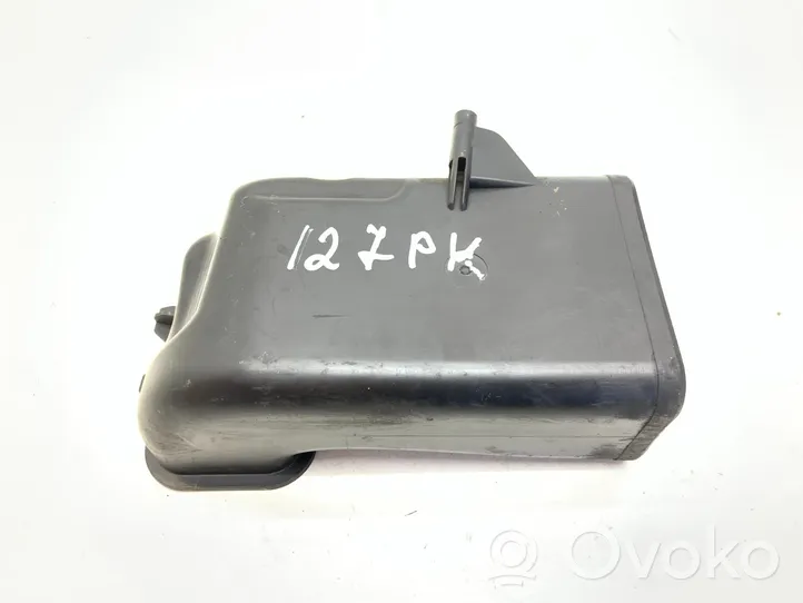 BMW 5 F10 F11 Część rury dolotu powietrza 8591020