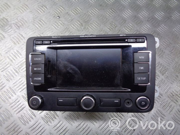 Skoda Octavia Mk1 (1U) Panel / Radioodtwarzacz CD/DVD/GPS 3T0035192B