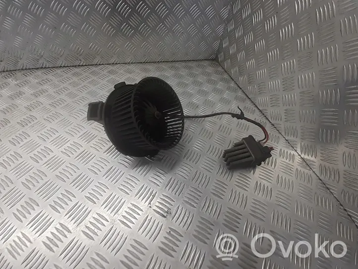 Opel Zafira B Moteur de ventilateur porte avant D8087