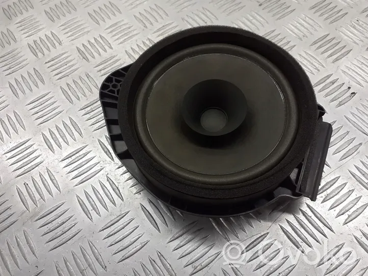 Opel Astra J Subwoofer-bassokaiutin 